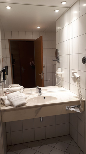 Bathroom 5, Hotel Habichtstein, Harz