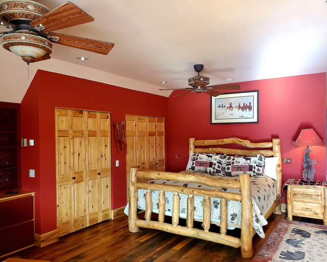 Bedroom 4, Dream Drift Motel, Madison