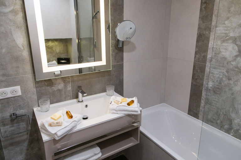 Bathroom 4, Villa Victoria, Alpes-Maritimes