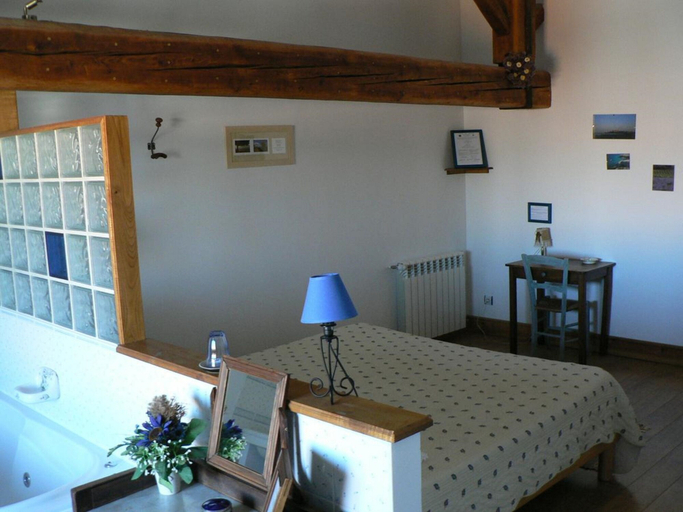 Bedroom 2, Domaine Beaupré, Aude