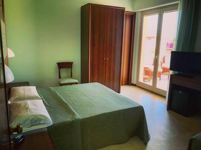 Bedroom 3, Hotel Royal, Chieti