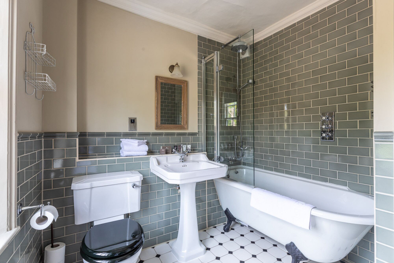 Bathroom 3, The Running Horses, Surrey