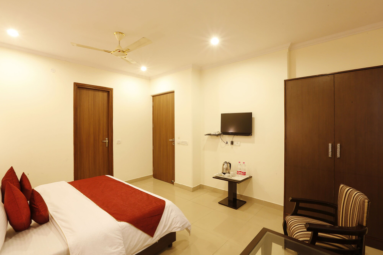 Bedroom 4, Airport Hotel Chanakya, Delhi