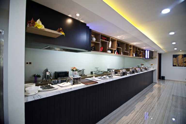 Food & Drinks 25