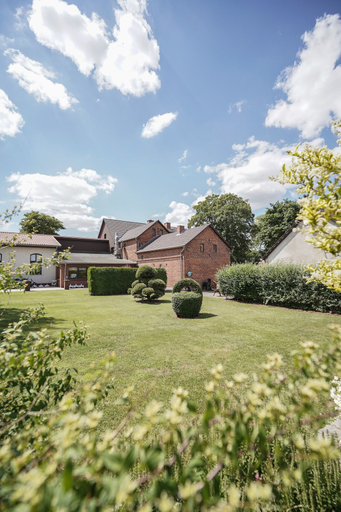 Exterior & Views 2, Gasthof Zum Goldenen Stern, Prignitz