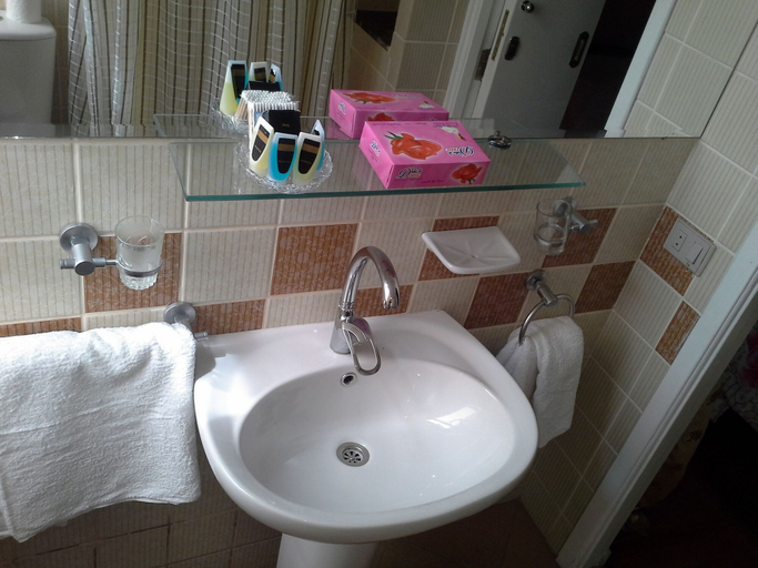 Bathroom 4, Alexander the Great Hotel - Alexotel, Alexandria