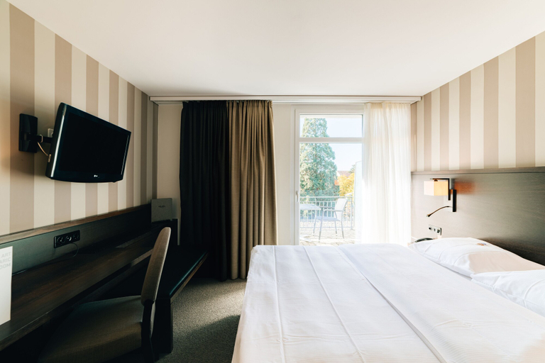 Bedroom 2, Park Hotel Winterthur, Winterthur