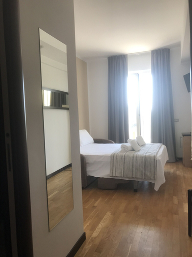 Bedroom 3, Hotel Royal, Ascoli Piceno