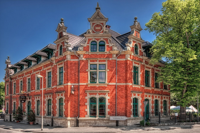 Gasthaus & Hotel Zur Henne, Burgenlandkreis