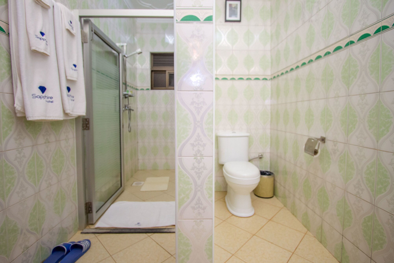 Bathroom 4, Sapphire Hotel, Jinja