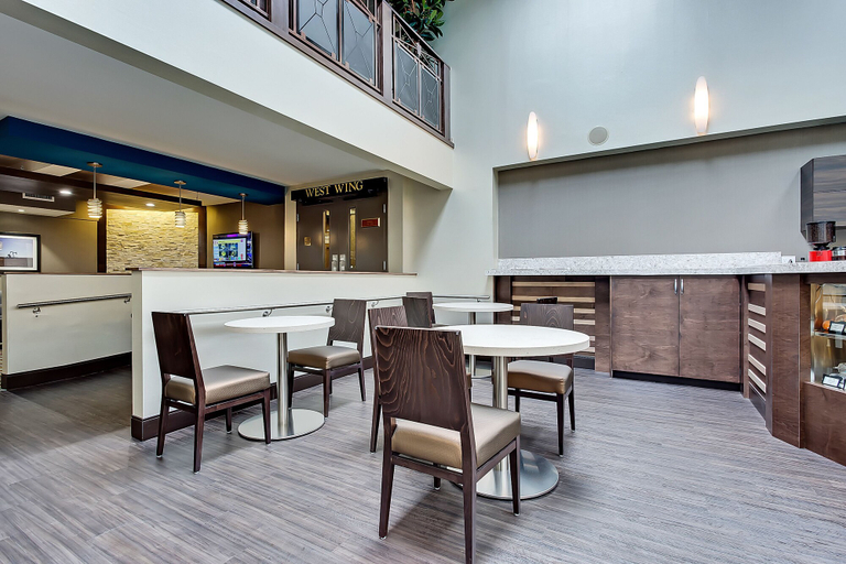 Food & Drinks 5, Best Western Plus Port O'Call Hotel, Division No. 6