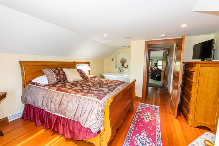 Bedroom 2, Sabamba Alpaca Ranch, Brown