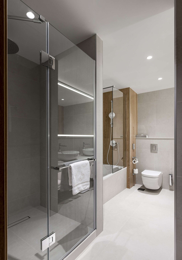 Bathroom 4, Radisson Blu Hotel, Kyiv City Centre, Shevchenkivs'kyi