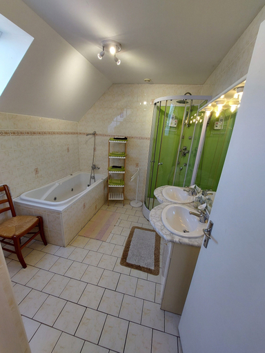 Bathroom 5, Chambres d'hôtes Les Salles, Manche
