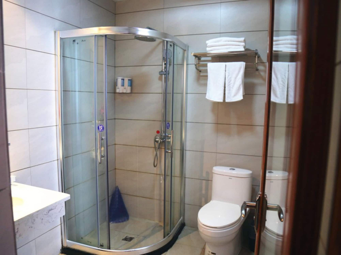 Bathroom 5, GreenTree Alliance ShiYan Middle BeiJing Road Jinling International Hotel, Shiyan