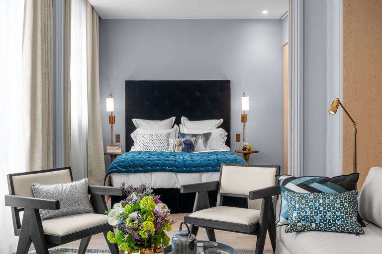 Bedroom 5, Black Door, Paris