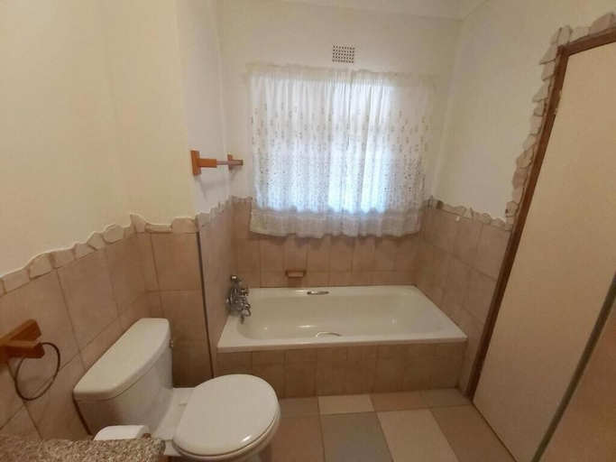 Bathroom 3, Crayfish Inn no.5, Ugu