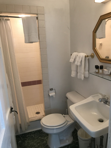 Bathroom 4, Colonel Williams Inn, Windham