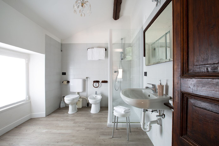 Bathroom 4, Hotel Orso Bruno, Como