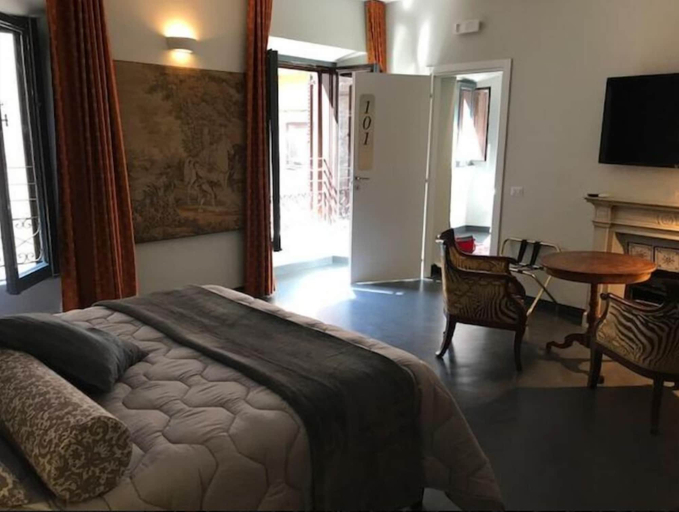 Bedroom 3, Room 94 Spagna, Roma