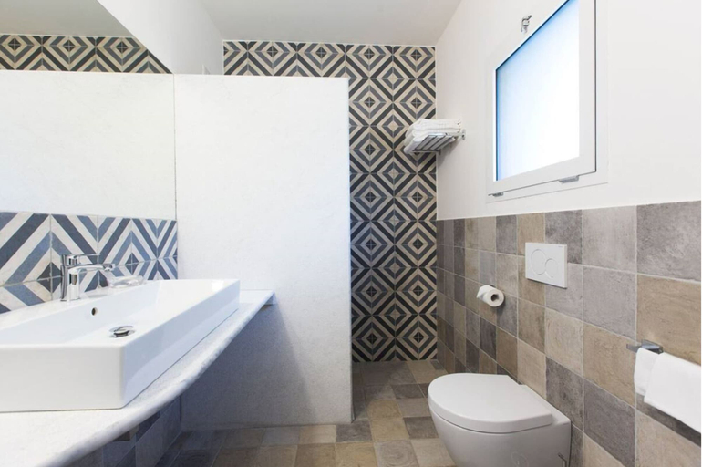 Bathroom 5, Perdepera Resort, Ogliastra