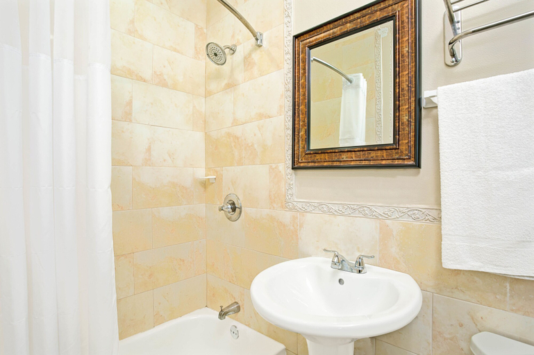 Bathroom 3, SUN AND SURF INN, Miami-Dade