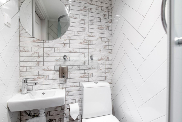 Bathroom 4, Drop Inn - Hostel, North-Eastern