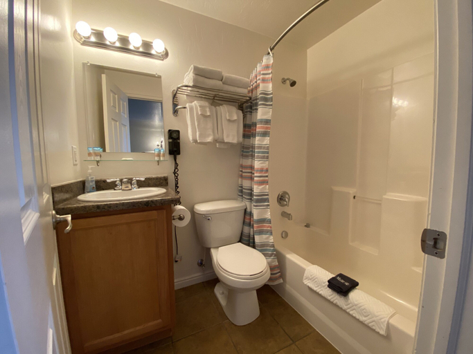 Bathroom 3, Stone Hollow, Uintah