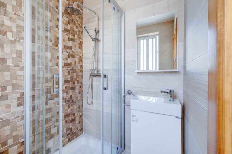 Bathroom 4, Marvellous 3BR Penthouse in Central St Julian's