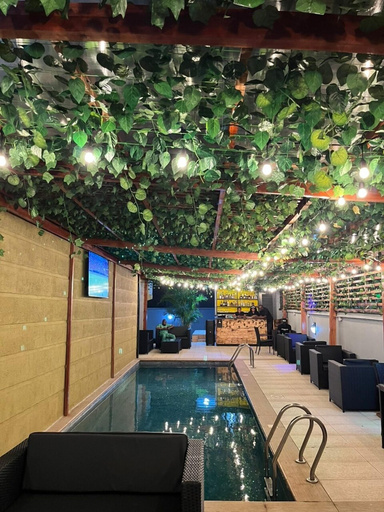 Pool, The Bermondsey apartments, Eti-Osa