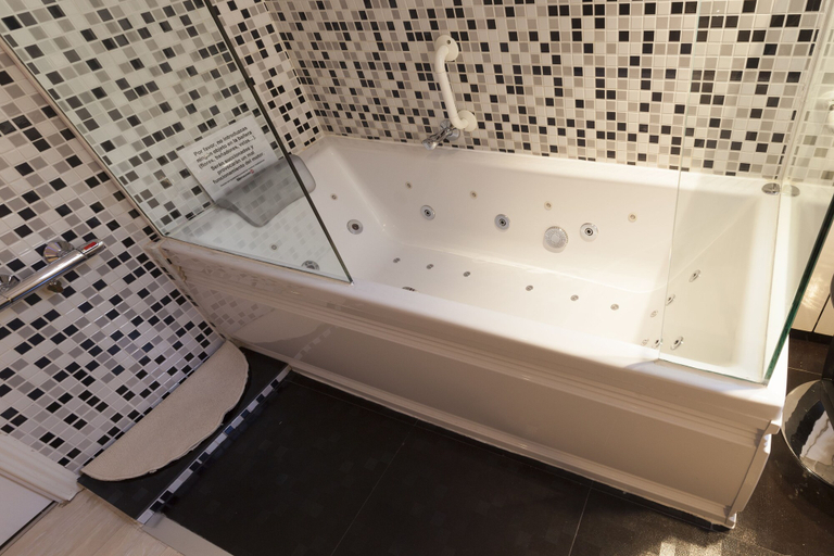 Bathroom 4, Hostal Santo Domingo, Madrid