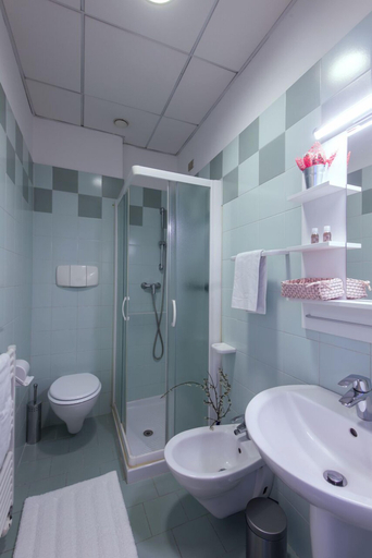 Bathroom 4, Casa Al Carmine, Padua