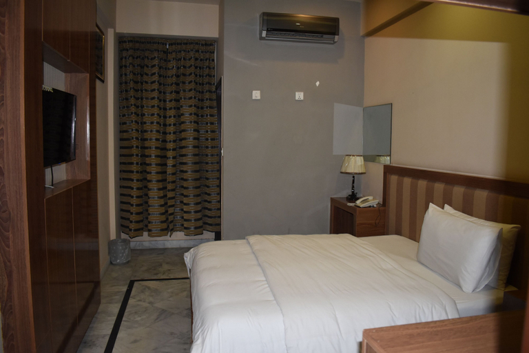 Bedroom 3, PINE VIEW HOTEL, Zhob
