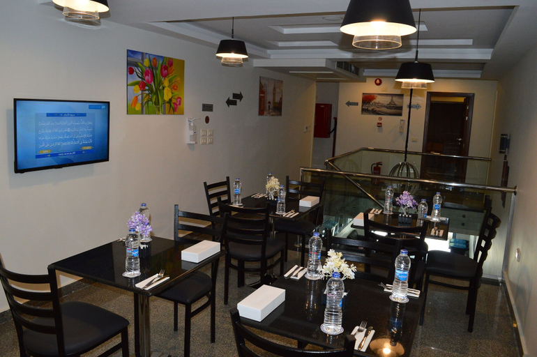Food & Drinks, Royal Inn Residence, Qasr an-Nil