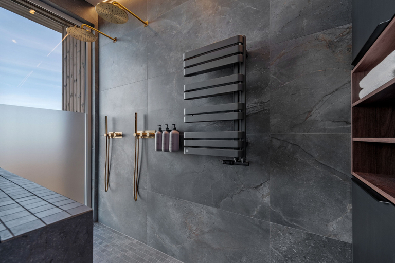 Bathroom 4, Bay View Apartments, Sandgerði