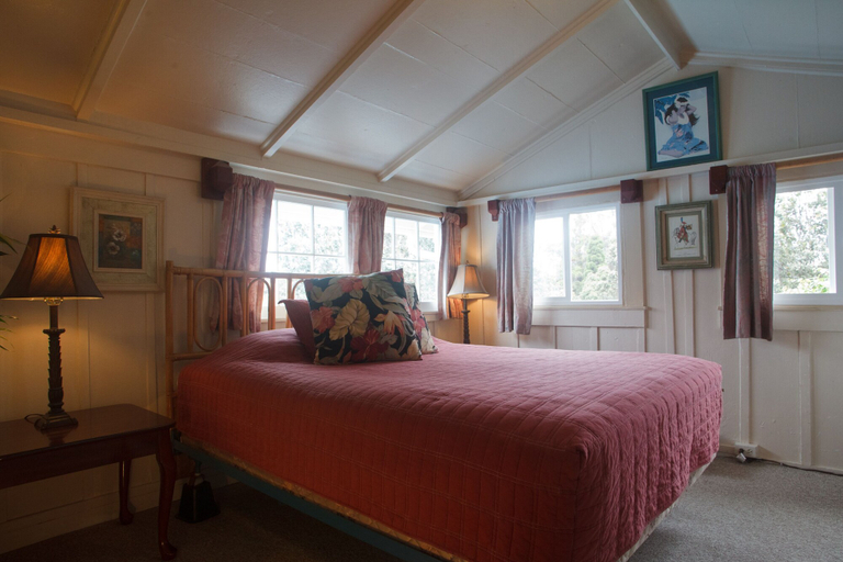 Bedroom 2, Volcano Hale, Hawaii