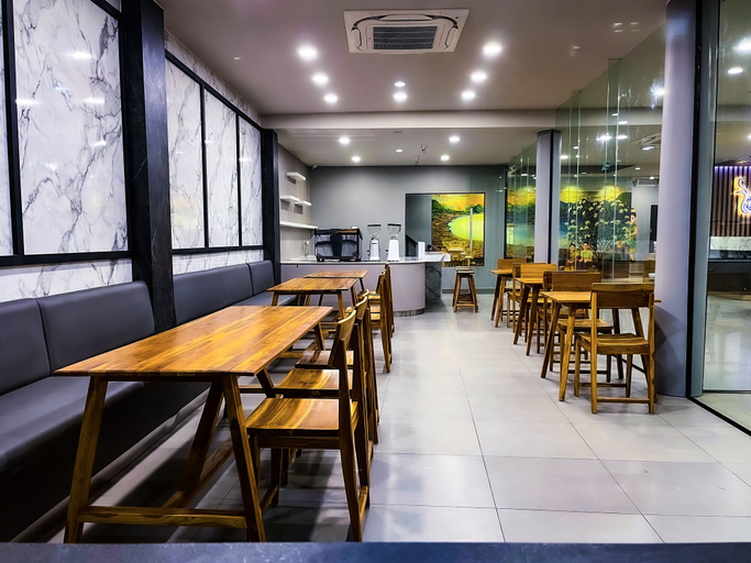 Food & Drinks 5, The Riva Vientiane Hotel, Vientiane