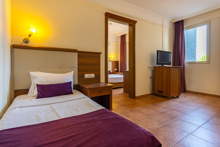 Bedroom 4, CAPRICE BEACH HOTEL, Marmaris