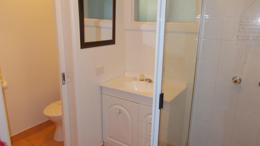 Bathroom 4, Little Bay Cottage at South West Rocks, Kempsey