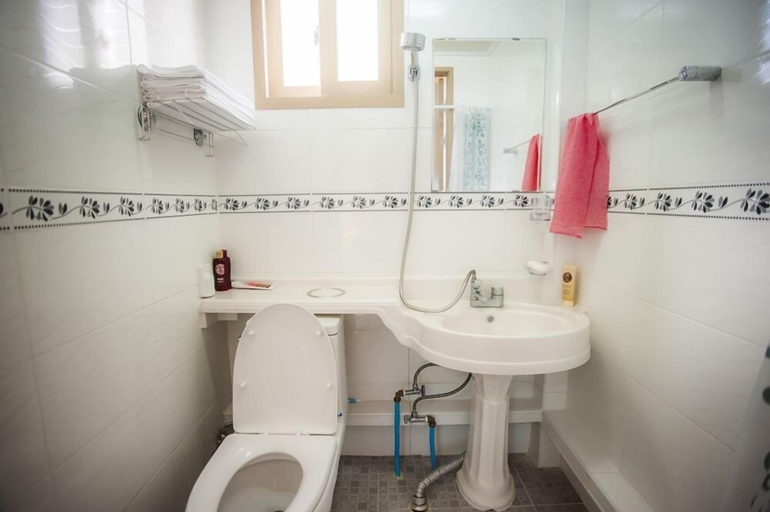 Bathroom 3, Living Stone Pension, Seogwipo