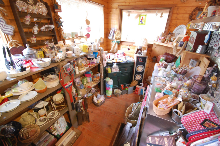 Food & Drinks 5, Kunugi Relaxation with 4 modern rooms, Hakuba