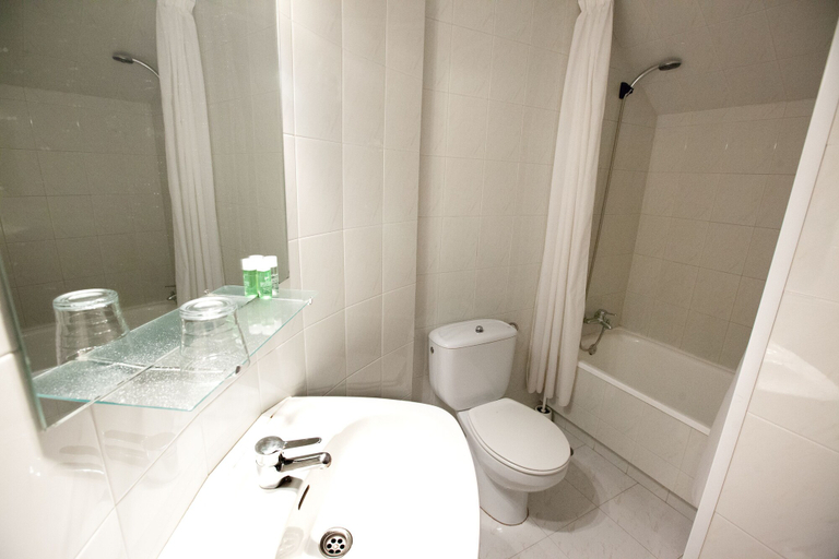 Bathroom 3, Hostal Terra Chá, Lugo
