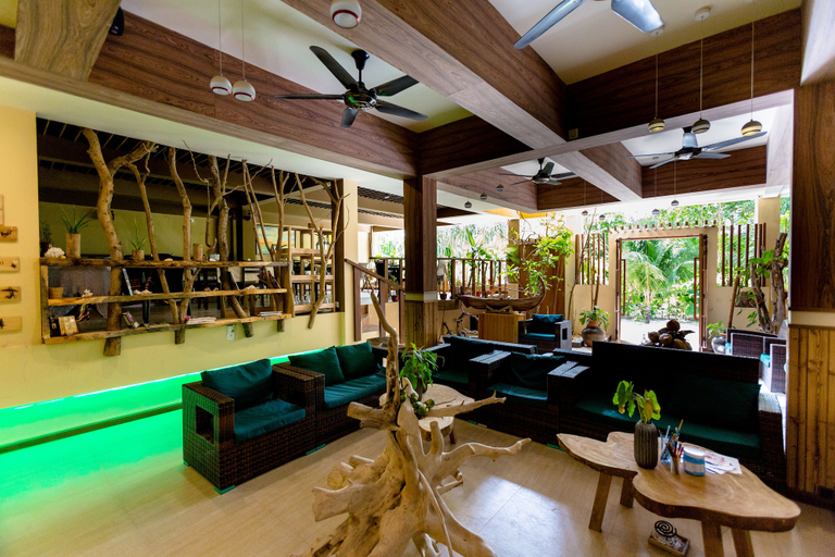 Food & Drinks 5, West Sands, North Ari Atoll