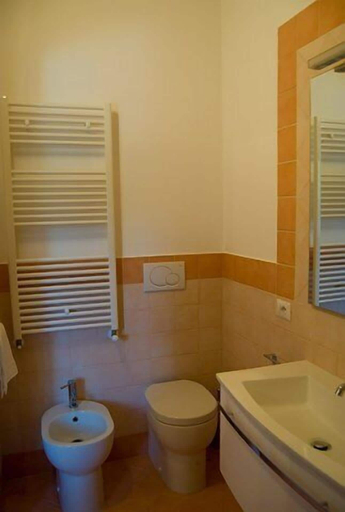 Bathroom 5, BioAgriturismo Il Falco, Fermo