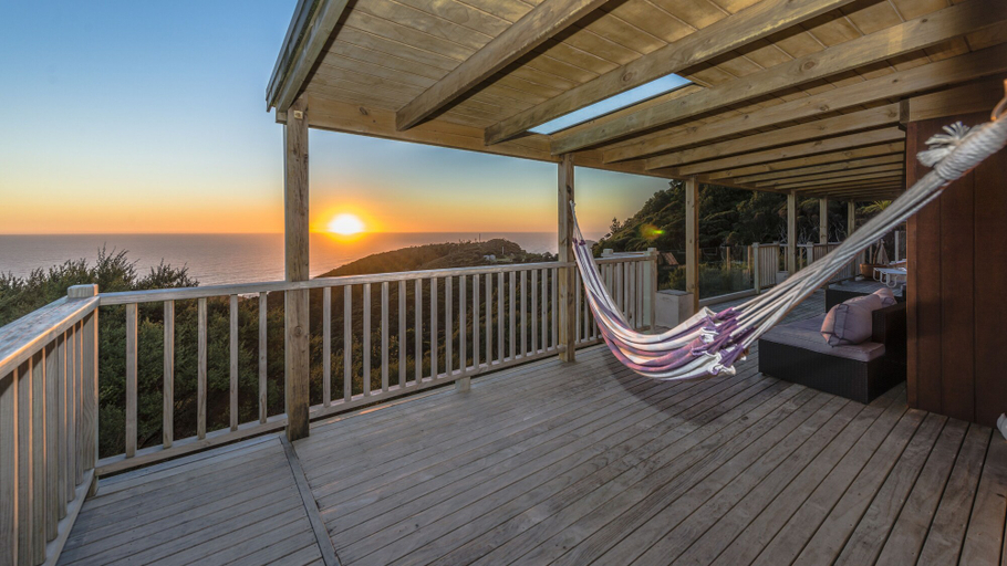 Others 5, Romantic Piha, Waitakere