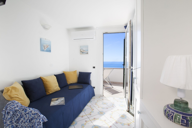 Others 3, Casa Darly, Salerno