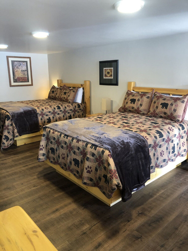 Bedroom 2, Island Park Lodge, Fremont