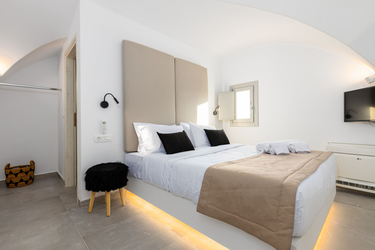 Bedroom 3, SERAPIAS SUITES, South Aegean