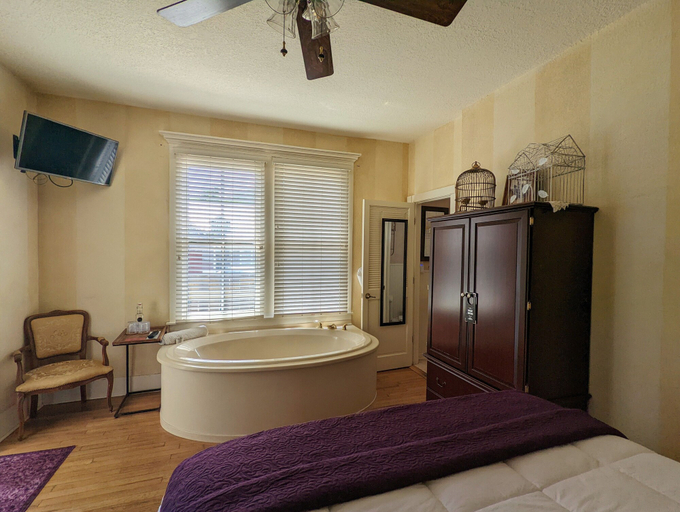 Bathroom 3, Old Powder House Inn, Saint Johns