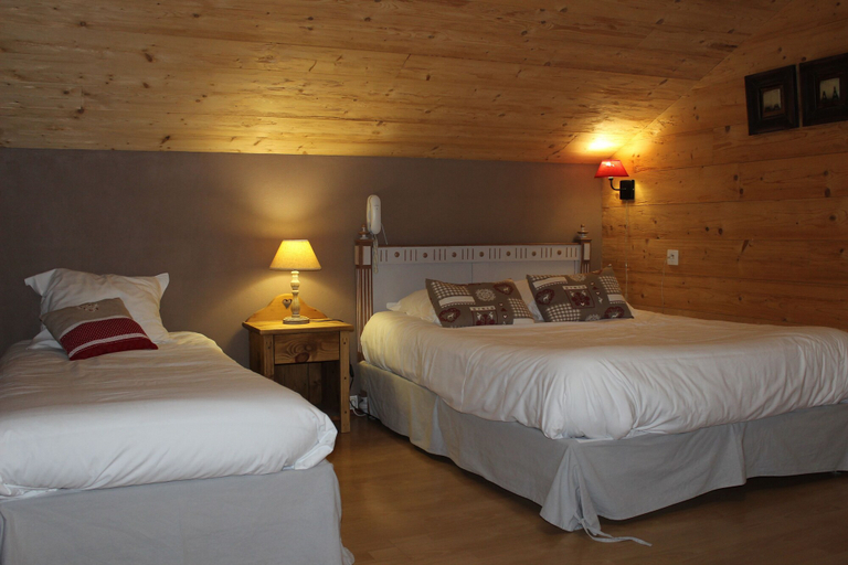 Bedroom 3, Logis HOTEL Restaurant U'FREDY, Haute-Savoie